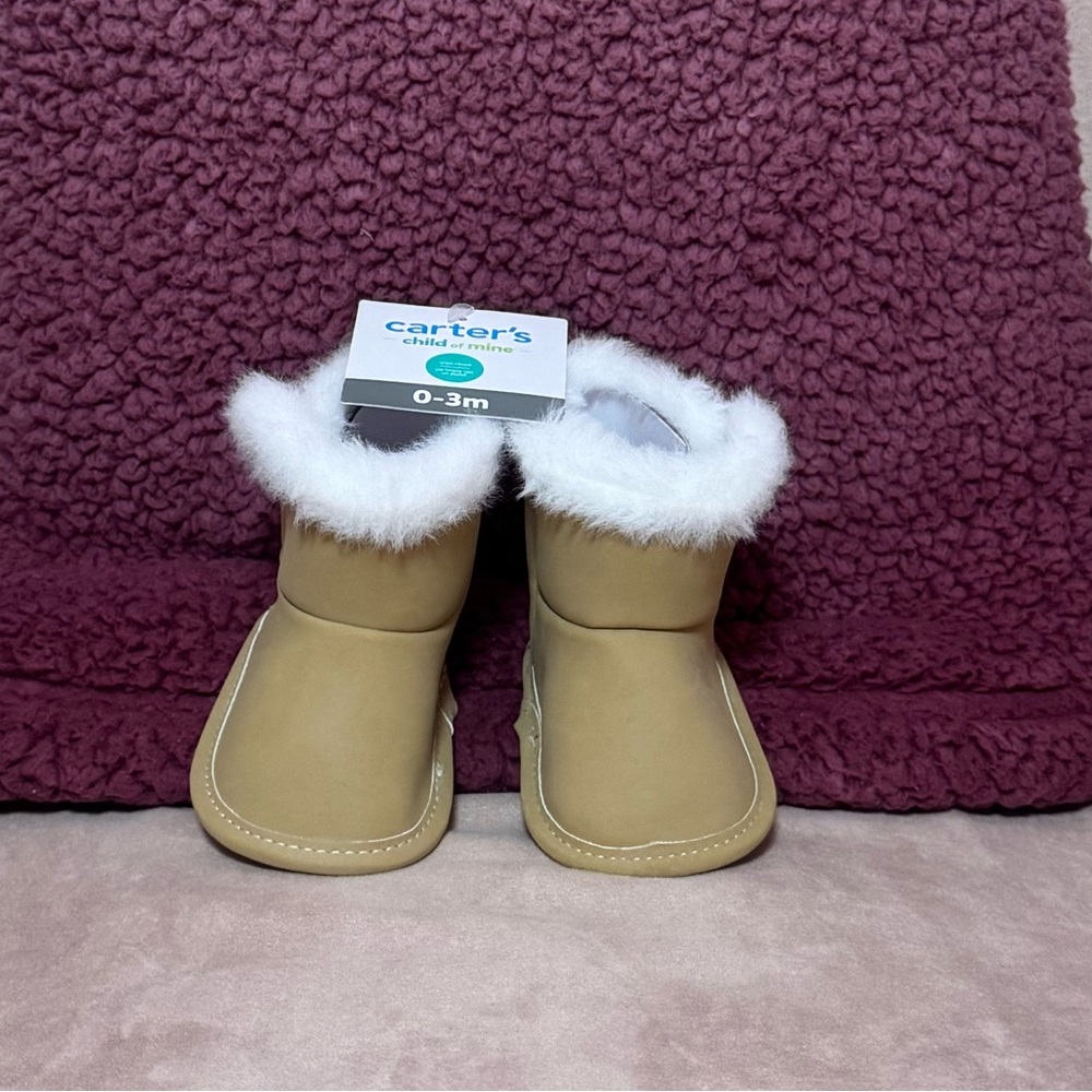 *NWT* 0-3 Month Tan Carter’s Booties